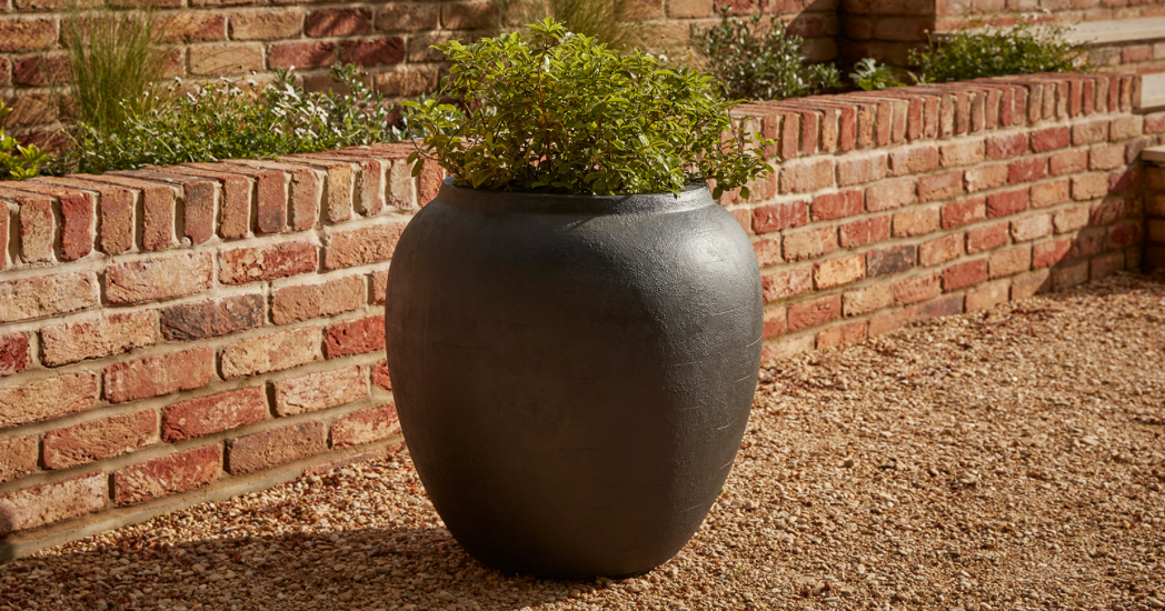ANTIQUE JAR DECORATIVE VASE