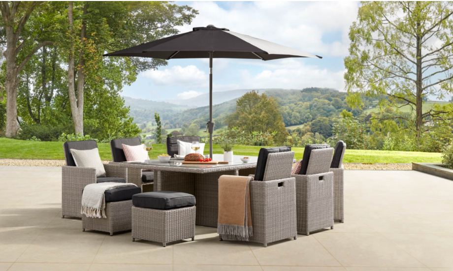 CUBO 6 - CUBE DINING SET WITH FOOTSTOOLS & PARASOL