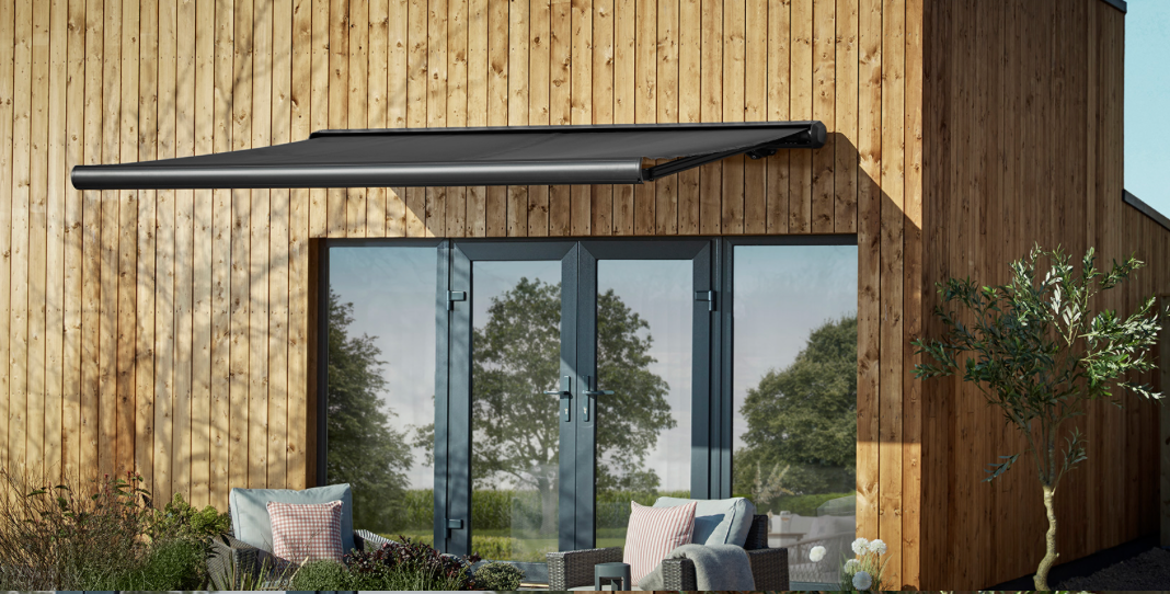 FULL CASSETTE MANUAL AWNING - 3M - CHARCOAL